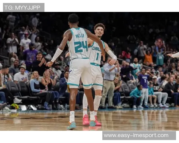 黄蜂主帅回忆三球相撞瞬间称自己当时走神了但球员全力以赴